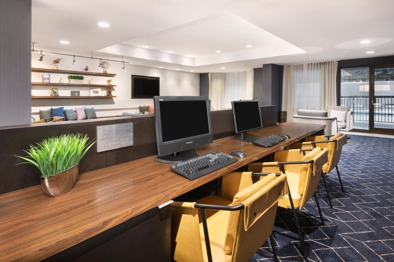 Отель Courtyard By Marriott Бёрлингтон Экстерьер фото
